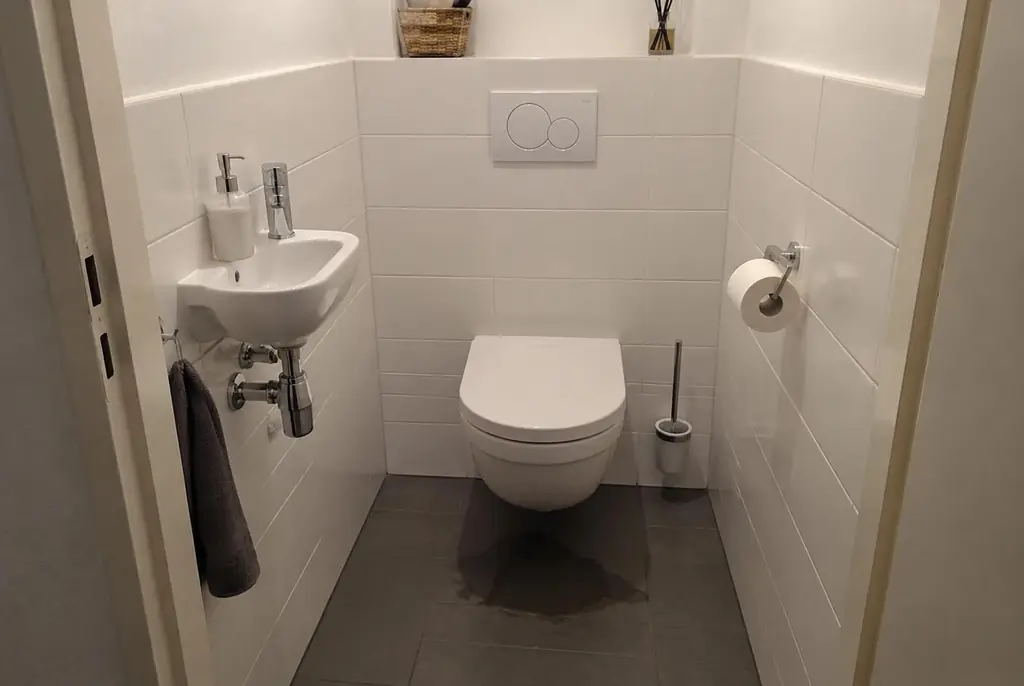 Lekdetectie Vreeland – natte vloer bij een toilet